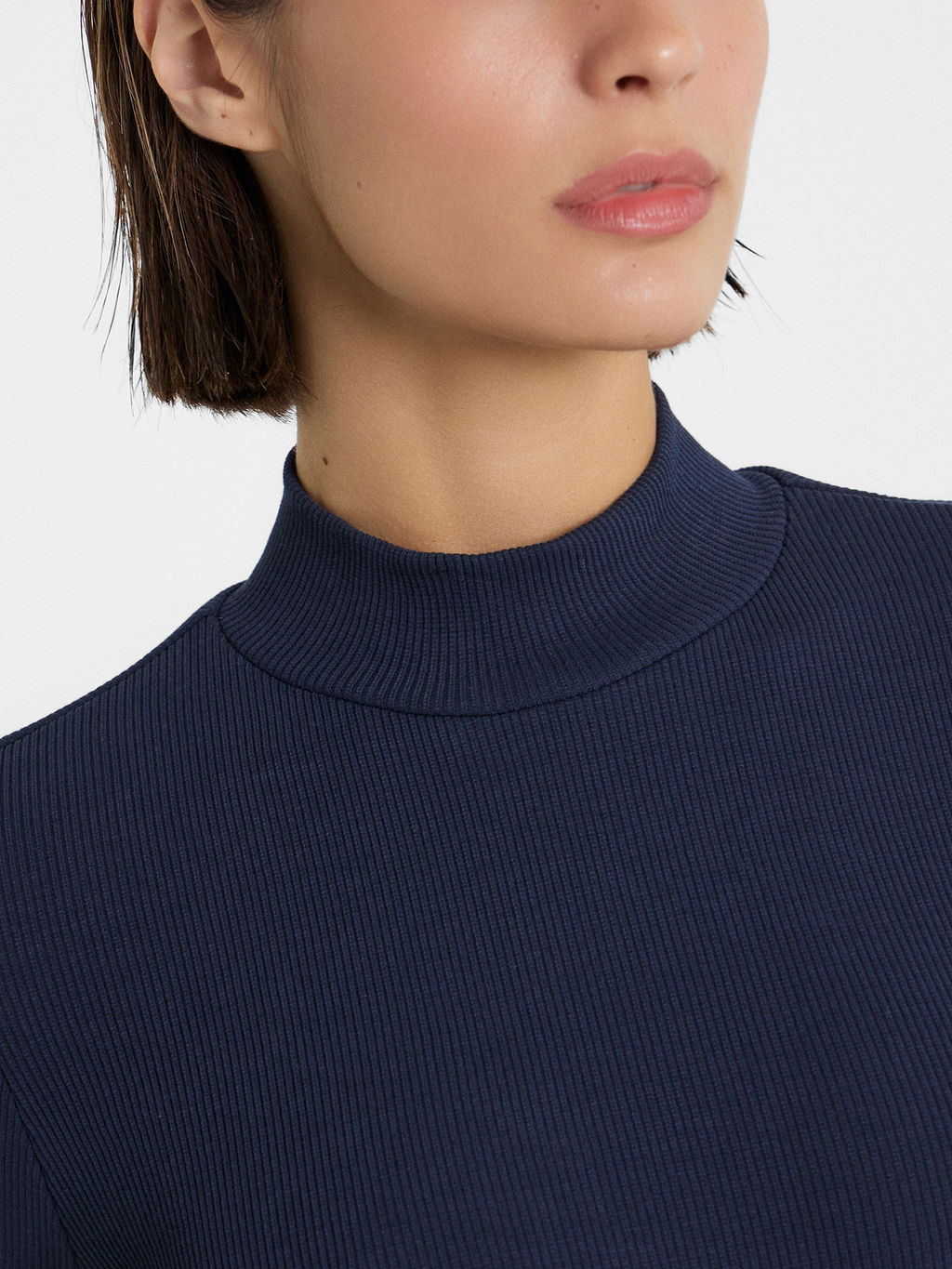 Облегающее платье миди в рубчик темно-синего цвета темно -синий 152520 - Mark formelle фото 5