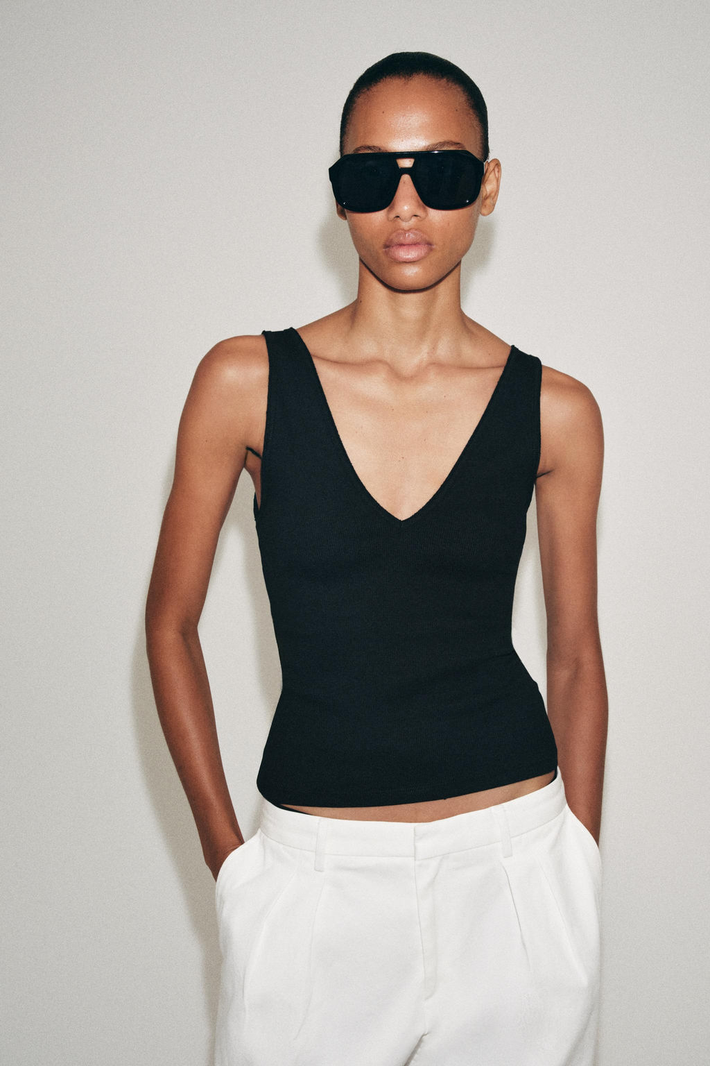 TOP ESCOTE PICO RIB / Negro - Zara фото 2