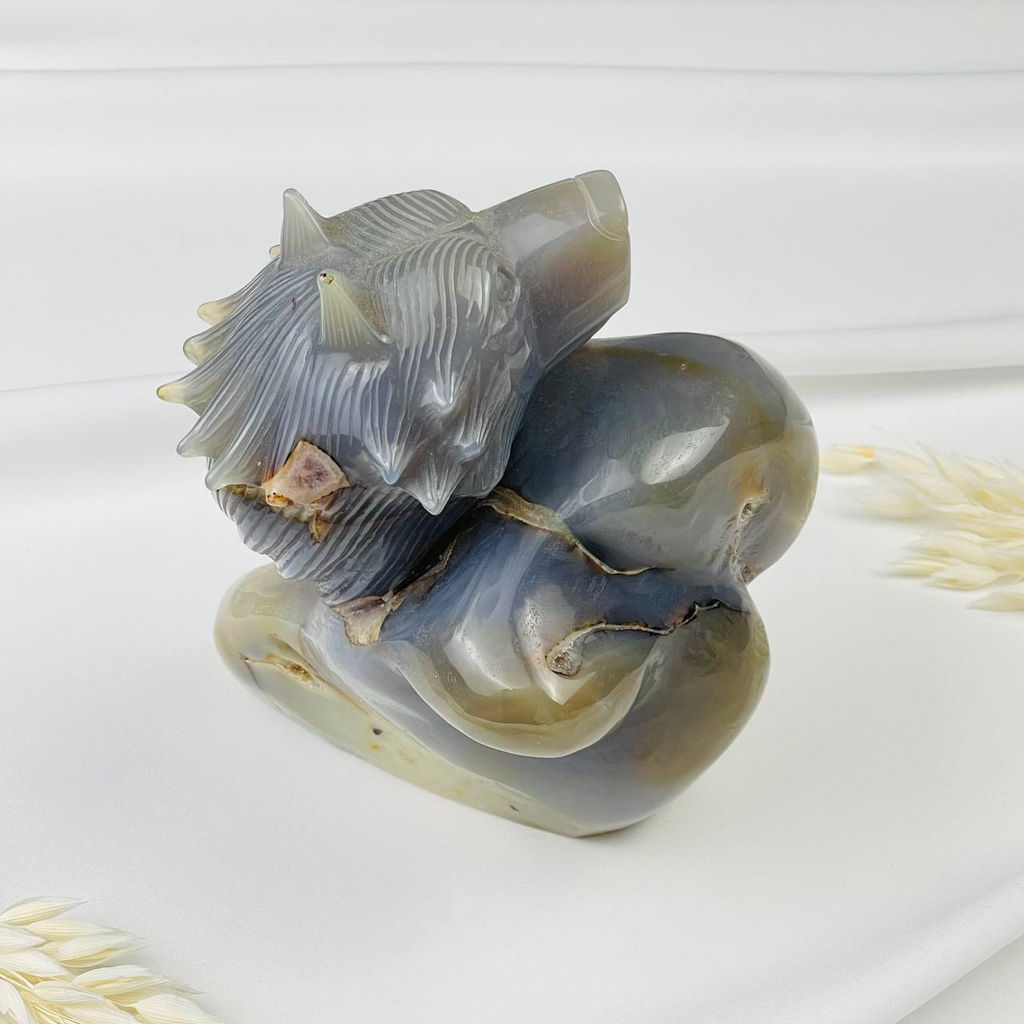 Волк резной из камня Агат серый с жеодой - Радуга самоцветов фото 6