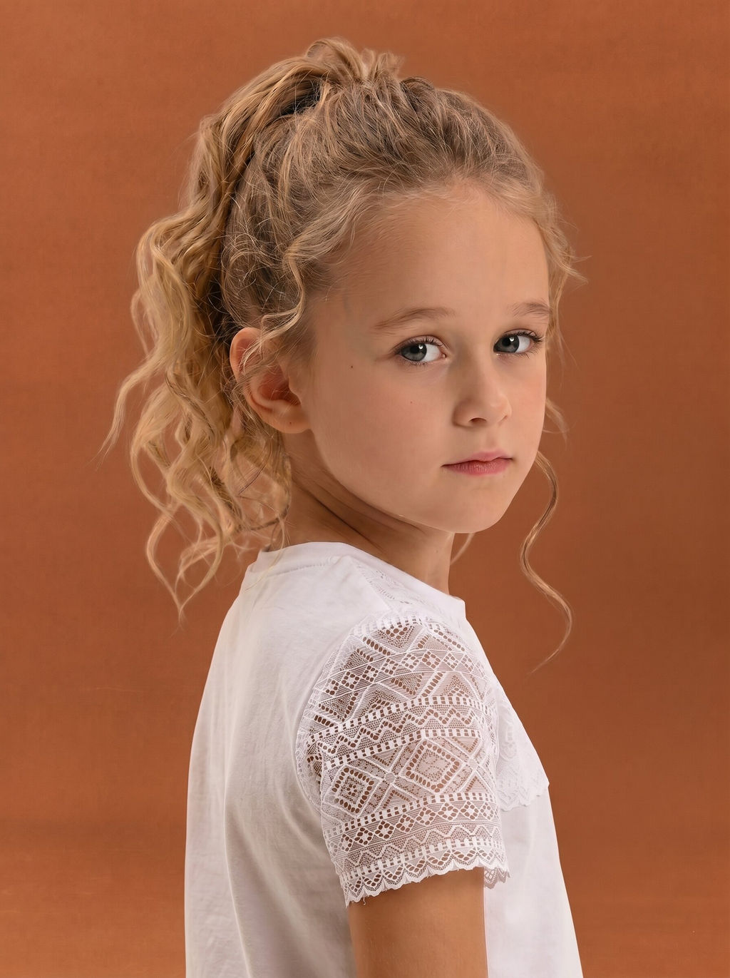 Https://avatars.mds.yandex.net/get-yastore/20274467/7k548256rzpkxt6xctdz8x2npwfzt896/orig Джемпер для девочек