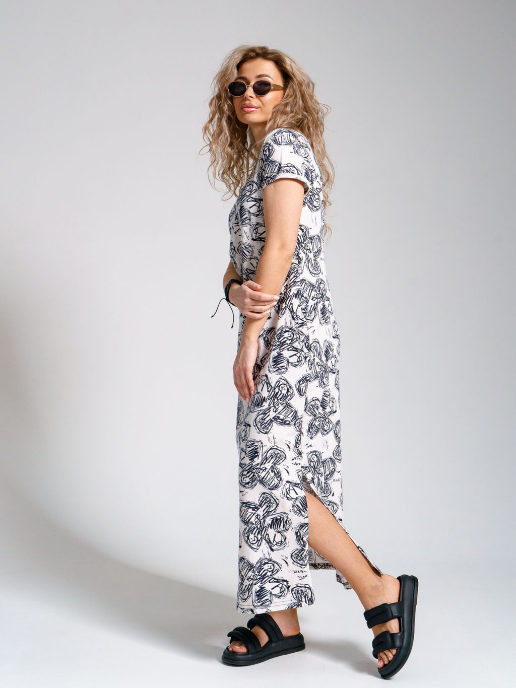 643 Платье "Цветы/молочный"