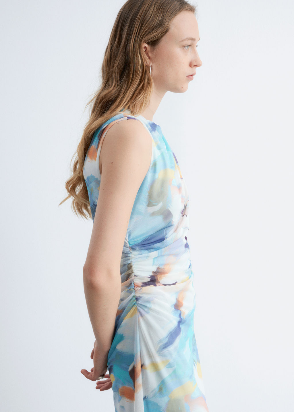 Vestido midi drapeado sin mangas - H&m фото 6