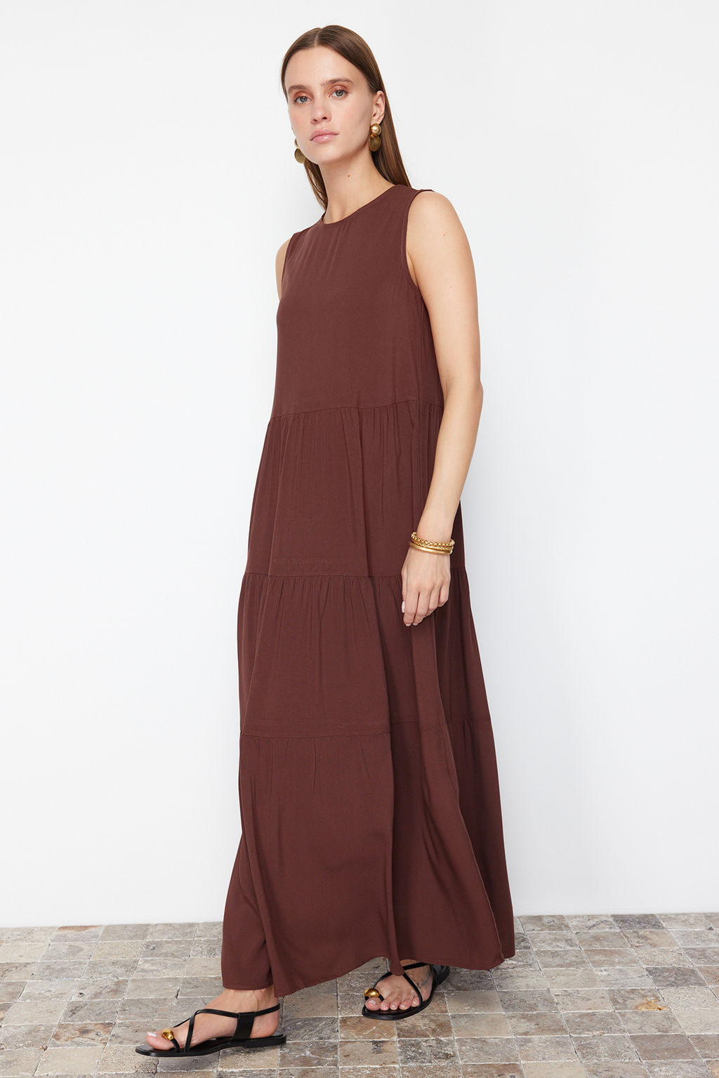 TRENDYOLMILLA Siyah Shift/Duz Kesim Maxi Kolsuz Dokuma Elbise TWOSS20EL1954