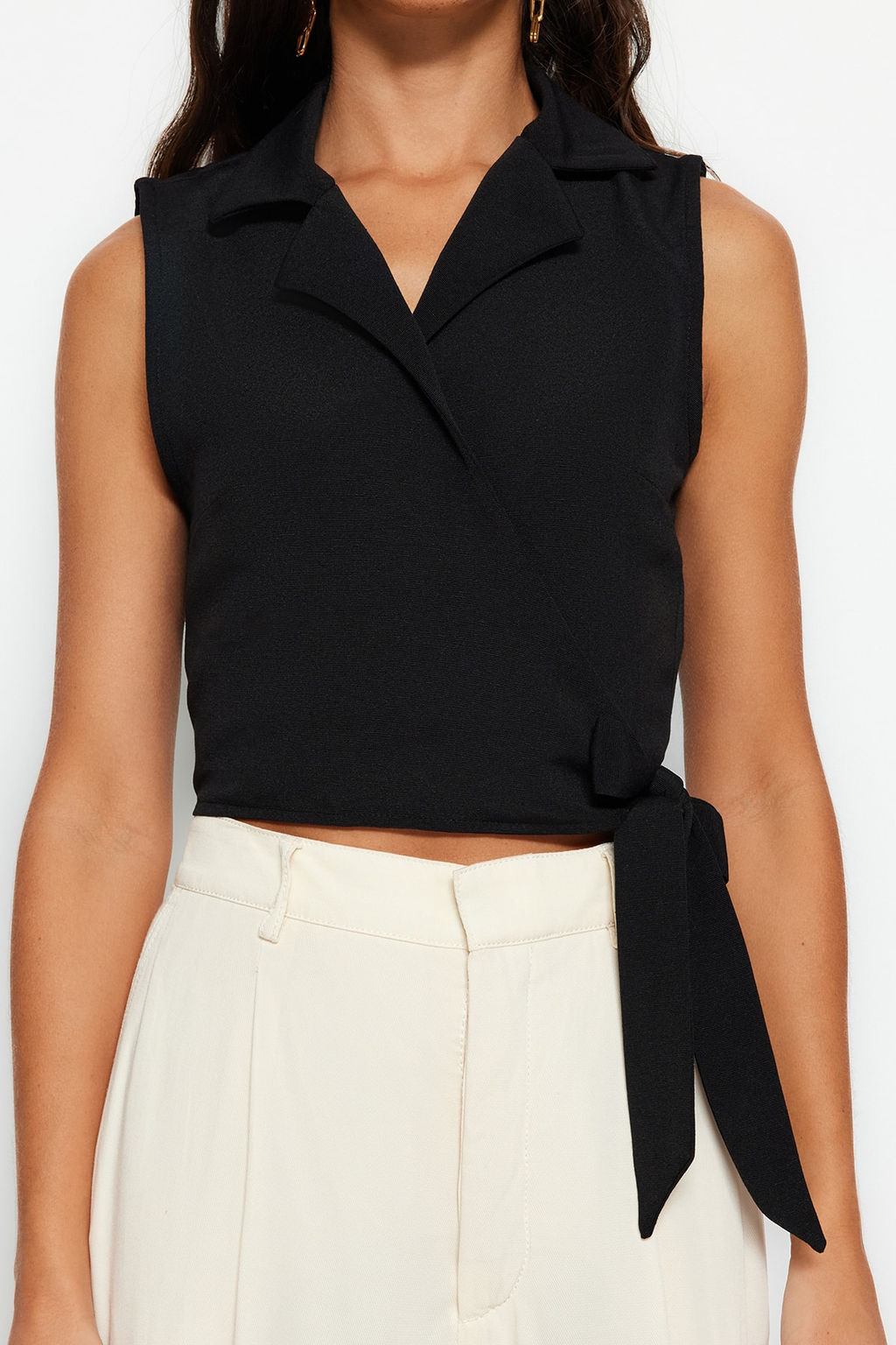 Siyah Baglamal? Crop Dokuma Keten Gorunumlu Bluz TWOSS23BZ00550