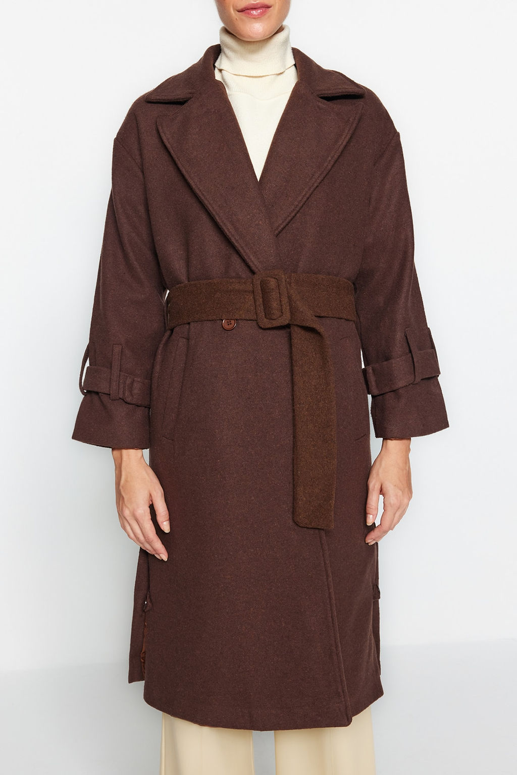 Trendyolmilla Koyu Kahverengi Oversize Genis Kesim Kemerli Uzun Yunlu Kase Kaban TWOAW22KB0015  фото 11