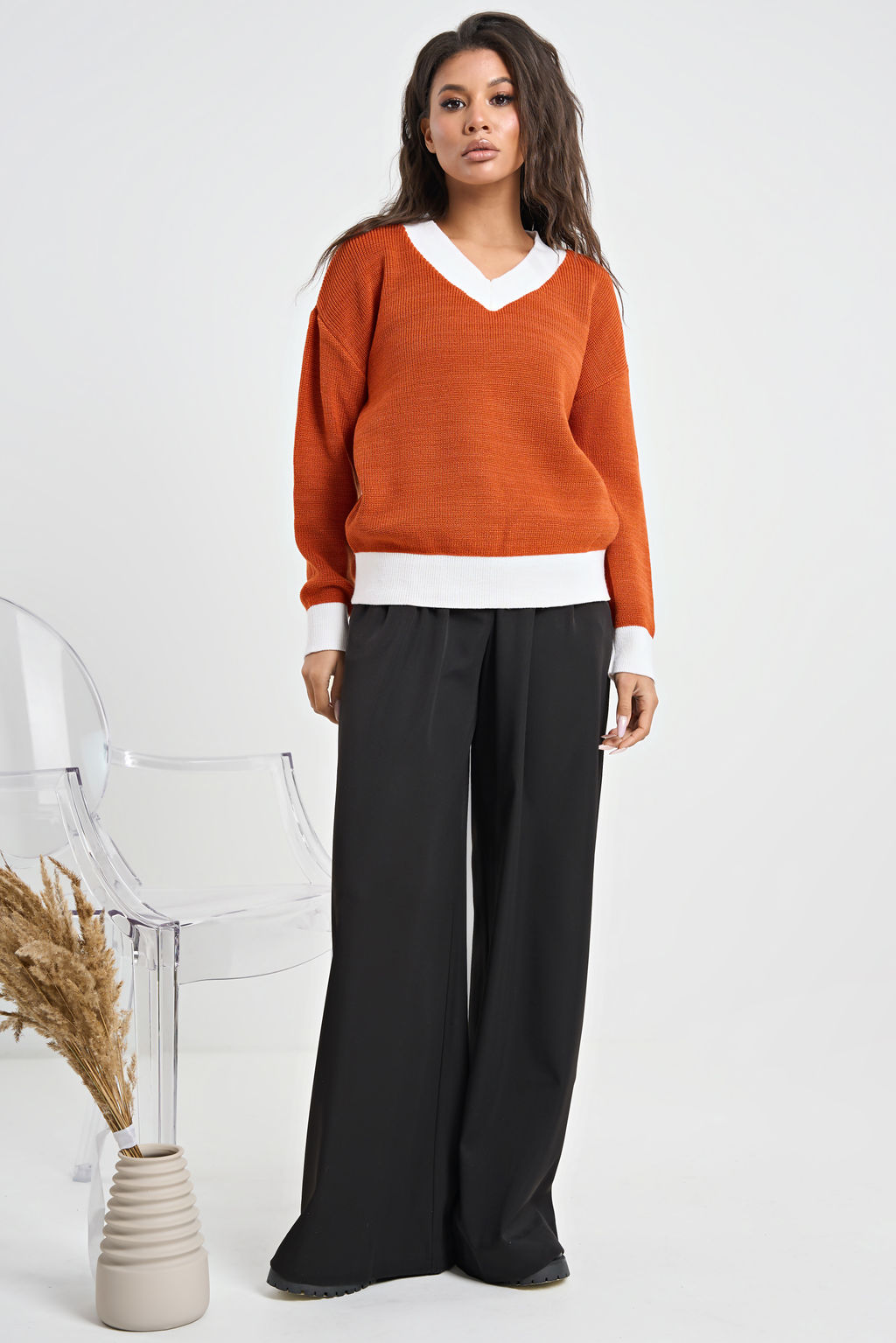 Пуловер вязаный с v-вырезом красная глина