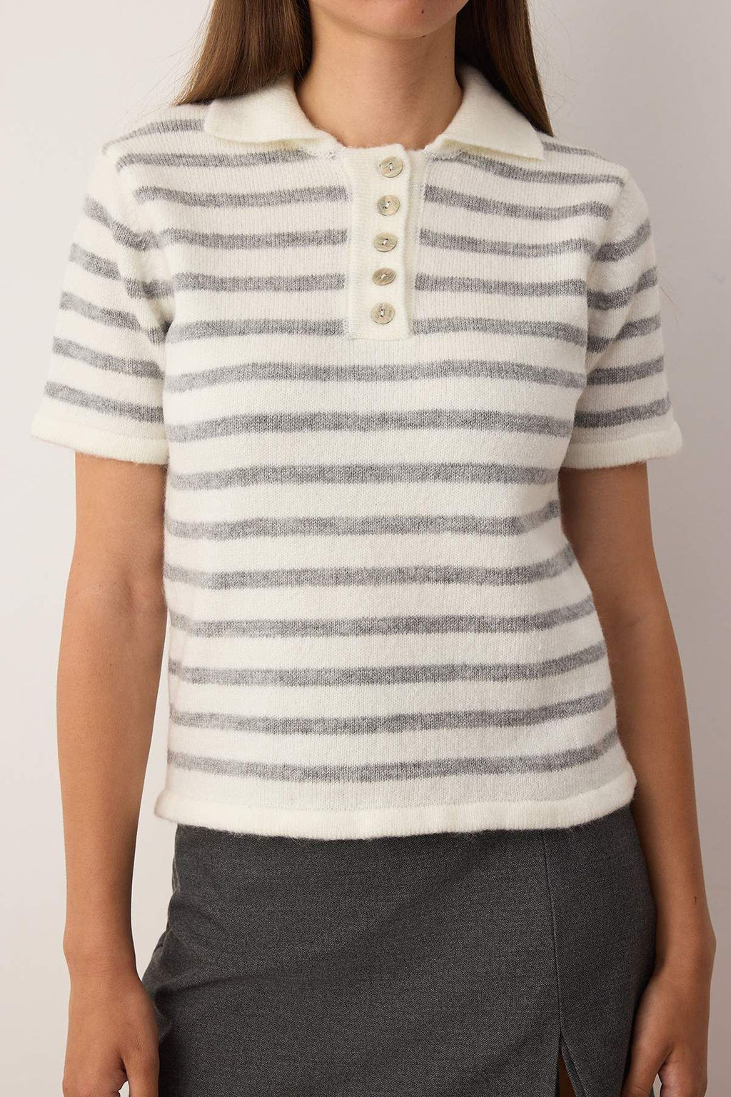 Ekru Yumusak Dokulu Cizgili Triko Kazak TWOAW26KZ00145 - Trendyolmilla фото 3