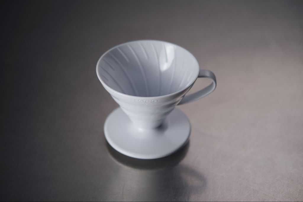 Воронка Hario пластиковая белая (размер 1-4)