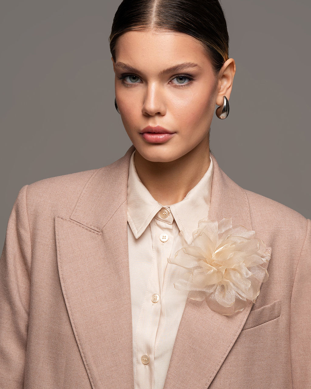 Объемная брошь из органзы - Sahar art lab фото 2