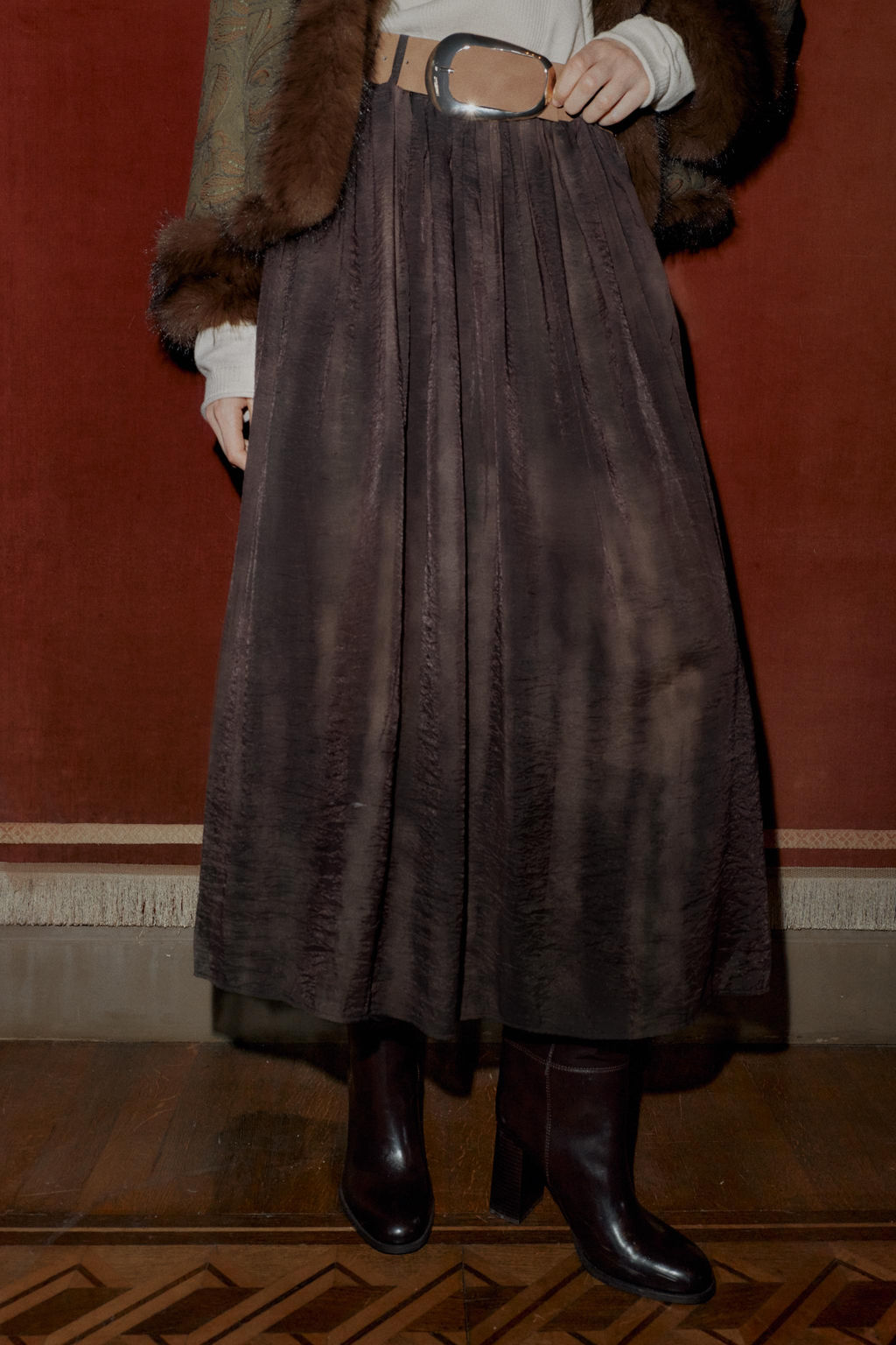 BLURRED PRINT MIDI SKIRT WITH BELT