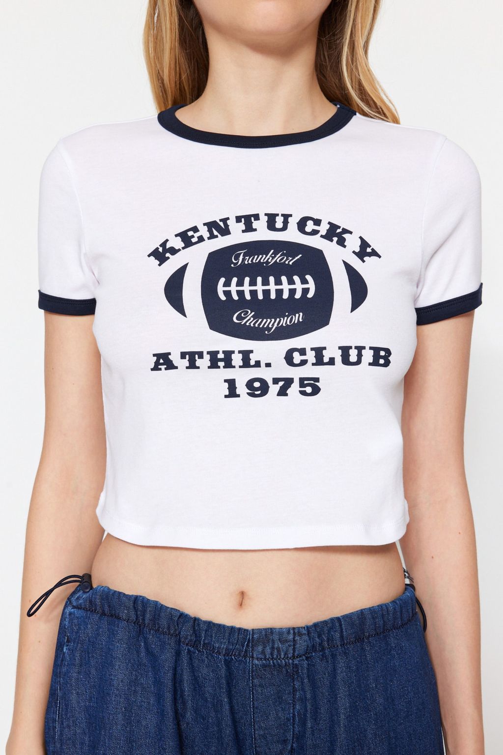 Beyaz %100 Pamuk Slogan Bask?l? Fitted/Vucuda Oturan Crop Bisiklet Yaka Orme T-Shirt TWOSS23TS00100