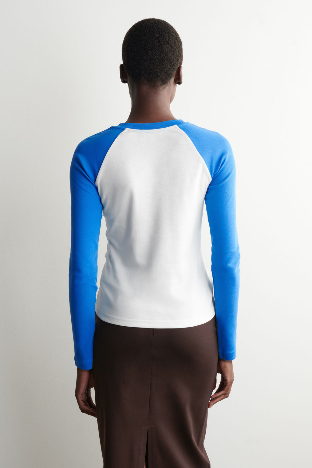 CAMISETA CON MANGAS EN CONTRASTE - H&m фото 7