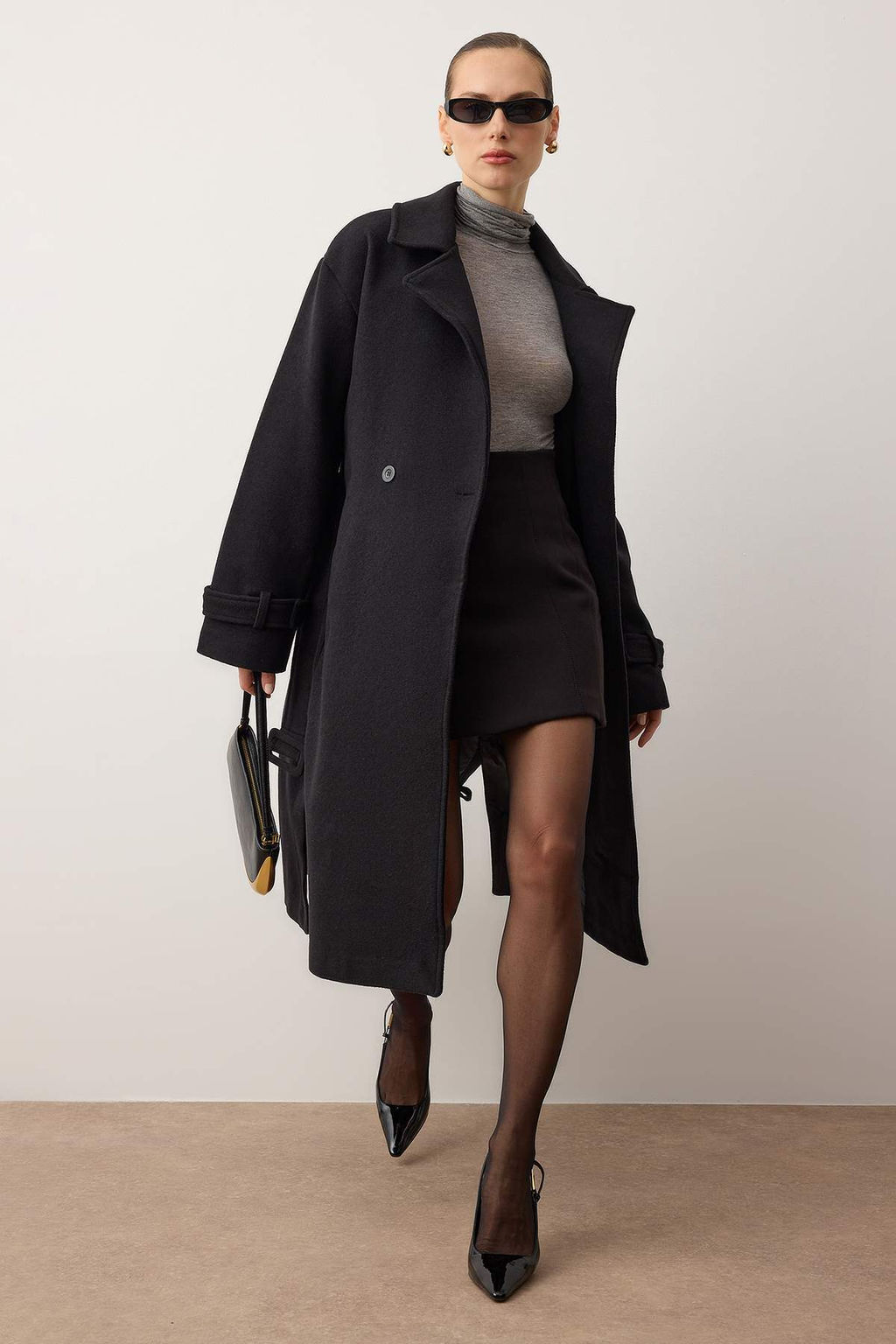 Trendyolmilla Koyu Kahverengi Oversize Genis Kesim Kemerli Uzun Yunlu Kase Kaban TWOAW22KB0015  фото 40