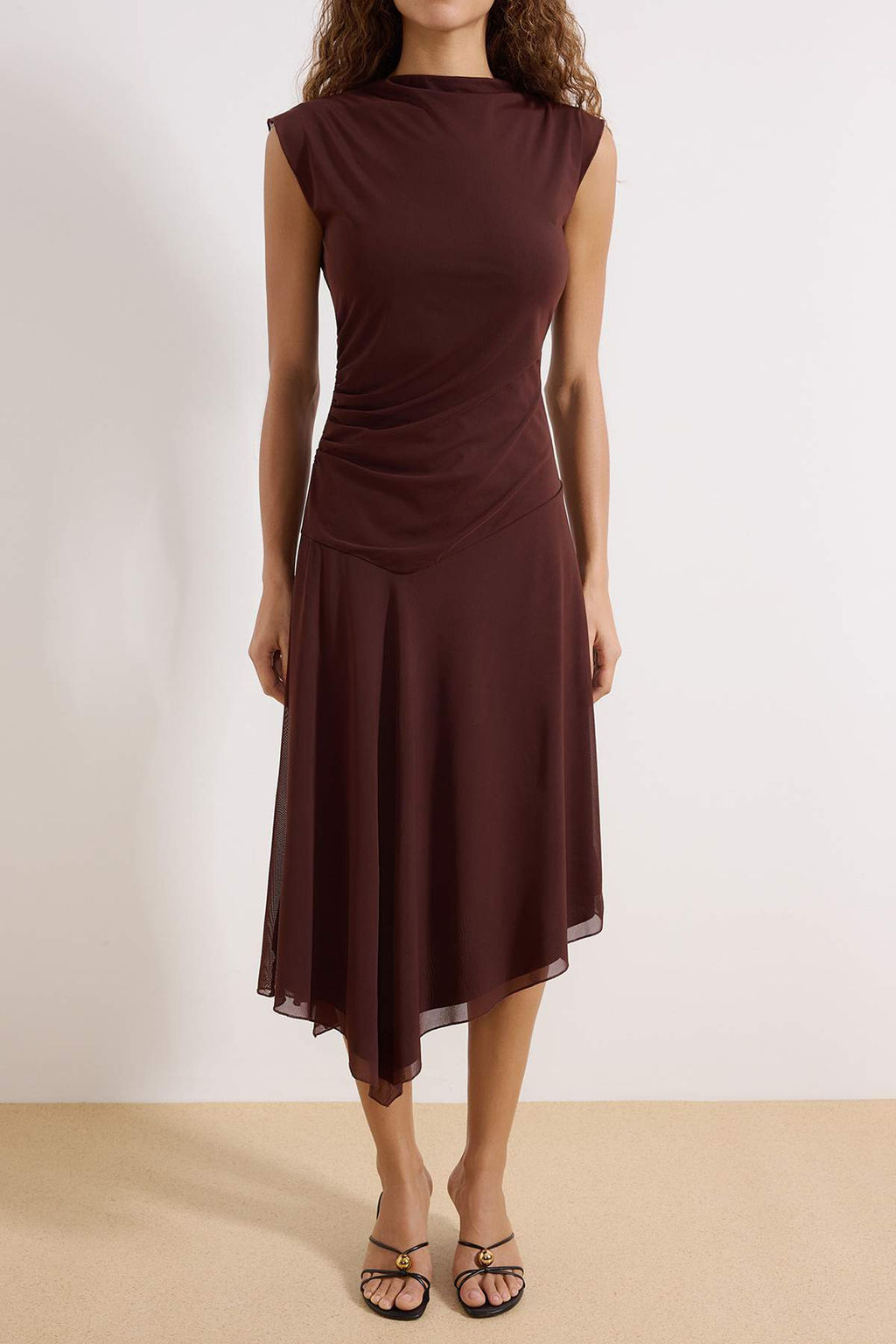 Kahverengi Belden Ac?lan Kay?k Yaka Kolsuz Buzgulu Maxi Tul Orme Elbise TWOSS26EL00028