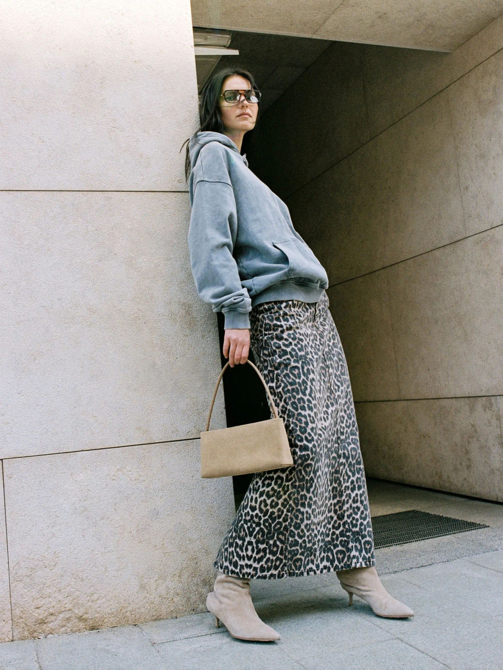 Худи с эффектом варки и вышивкой - Emka фото 4