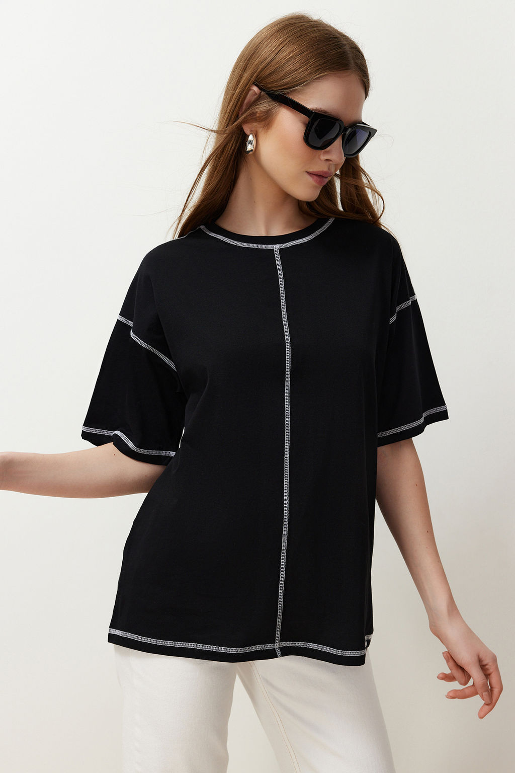 Siyah %100 Pamuk Karkoya Dikis Detayl? Oversize/Genis Kesim Orme T-Shirt TWOSS24TS00184
