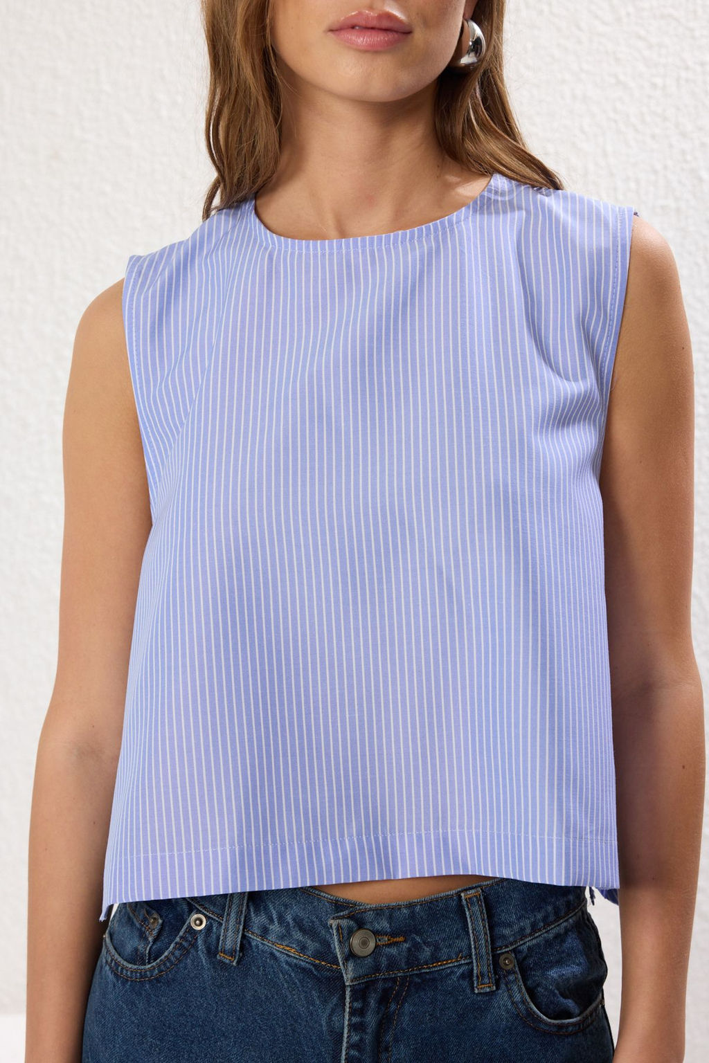 Trendyolmilla Mavi Yanlar? Ip Detayl? Bisiklet Yaka Cizgili Crop Dokuma Bluz TWOSS25BZ00114