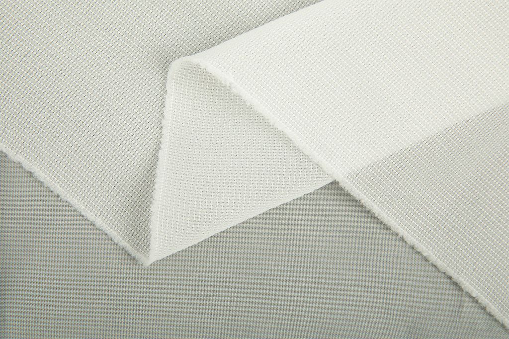 Дублерин G-26et эластичный тканый точечный для кожи белый 40 г/кв.м 5 150 см ш. 150 см