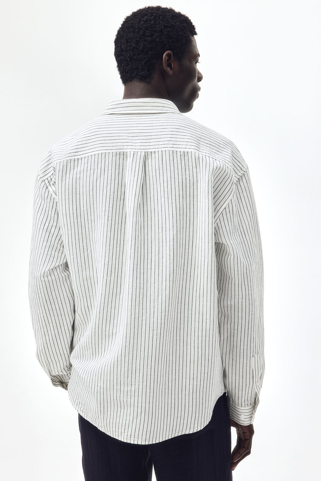 Camisa en mezcla de lino Relaxed Fit - H&m фото 13