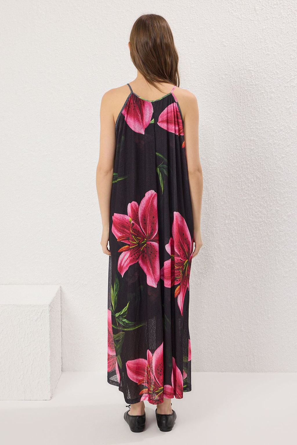 TRENDYOLMILLA Siyah Maxi Boy Boyundan Baglamal? Orme Esnek Maxi Elbise TWOSS23EL02372  фото 7