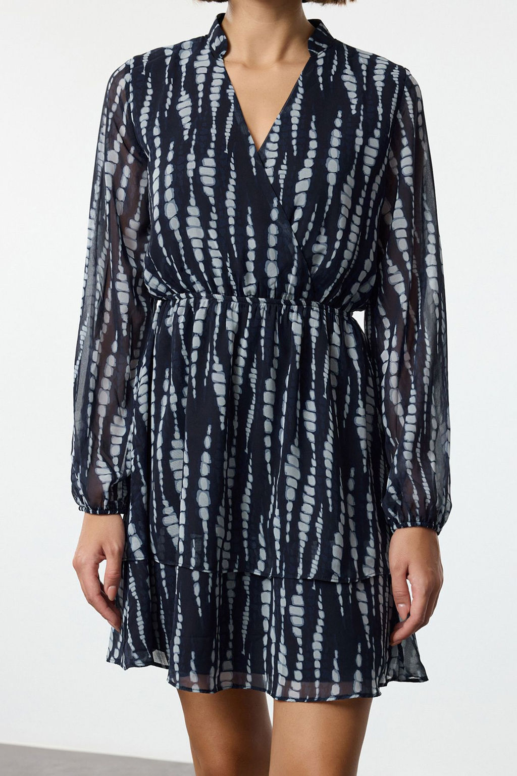 TRENDYOLMILLA Lacivert Desenli Kruvaze Yaka Skater/Belden Ac?lan Mini Astarl? Sifon Dokuma Elbise TWOAW25EL00255 фото 9