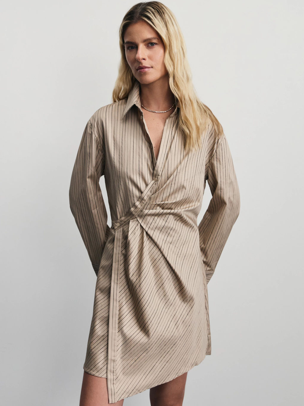 Платье мини асимметричного кроя в полоску / Zarina  фото 2