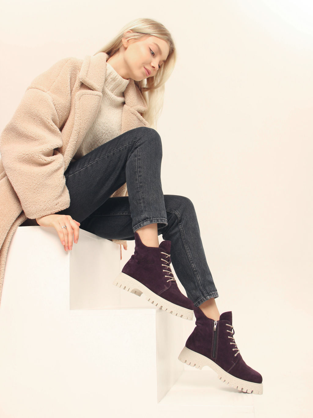 Ботинки 228.V.1541be.Сливовая замша/байка