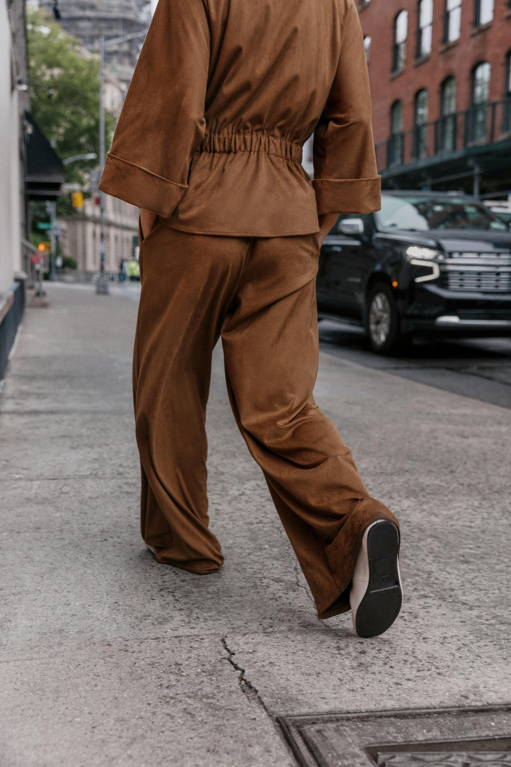 WIDE-LEG FAUX SUEDE TROUSERS - Zara фото 3