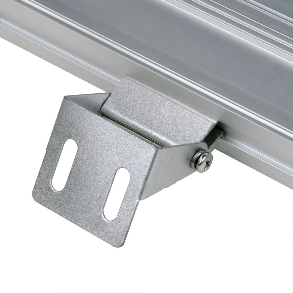 ULF-L53-18W/4000K/L100/45D 220V IP65 SILVER Прожектор светодиодный линейный, 1000мм. Белый свет (4000К). 1620Лм. Алюминий. TM Uniel