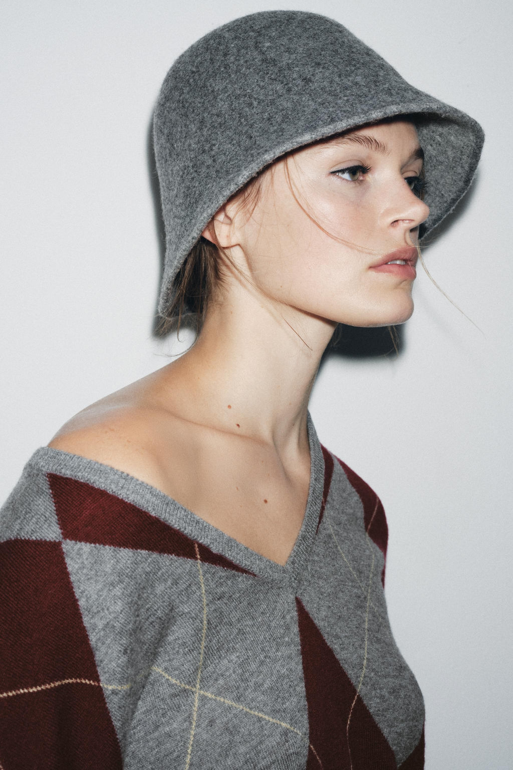 CONTRAST WOOL BEANIE