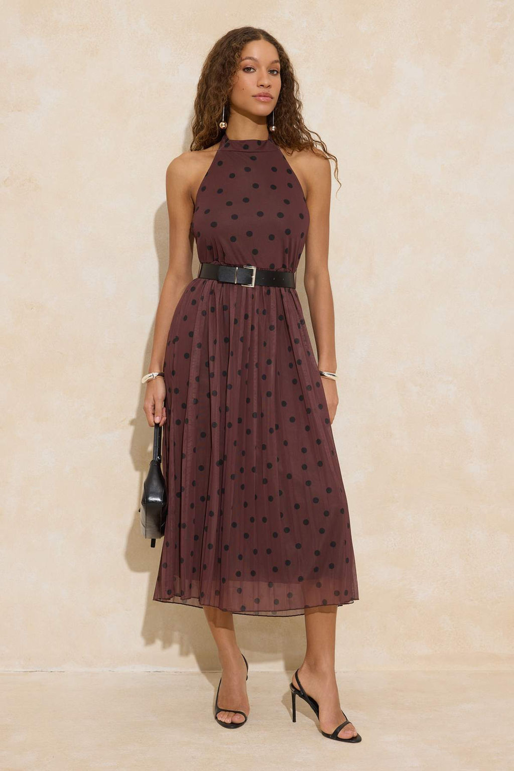 Kahverengi Puantiyeli Belden Ac?lan Boyundan Baglamal? Pliseli Maxi Tul Orme Elbise TWOSS26EL00031 - Trendyolmilla фото 3