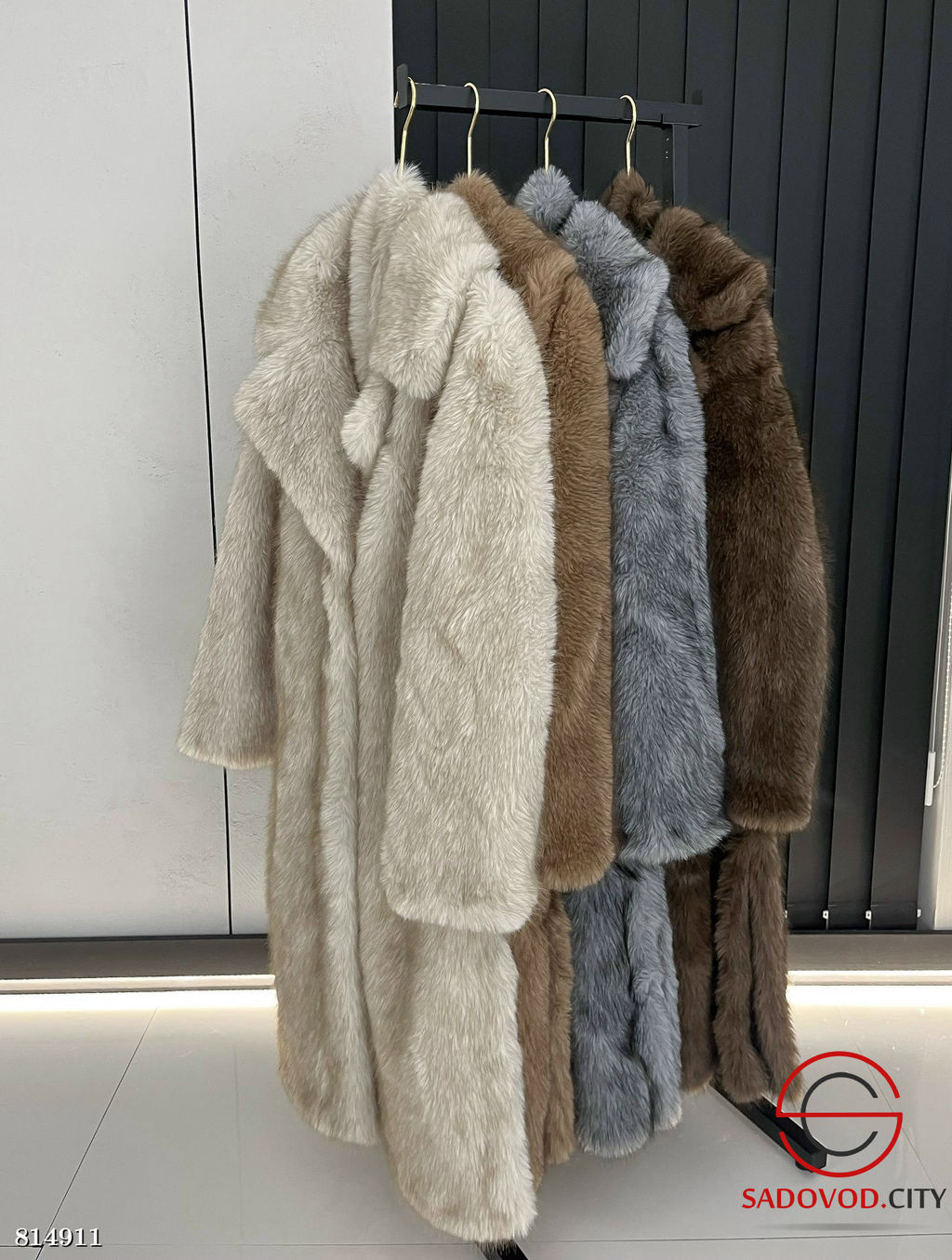 Шуба женская с искусственным мехом