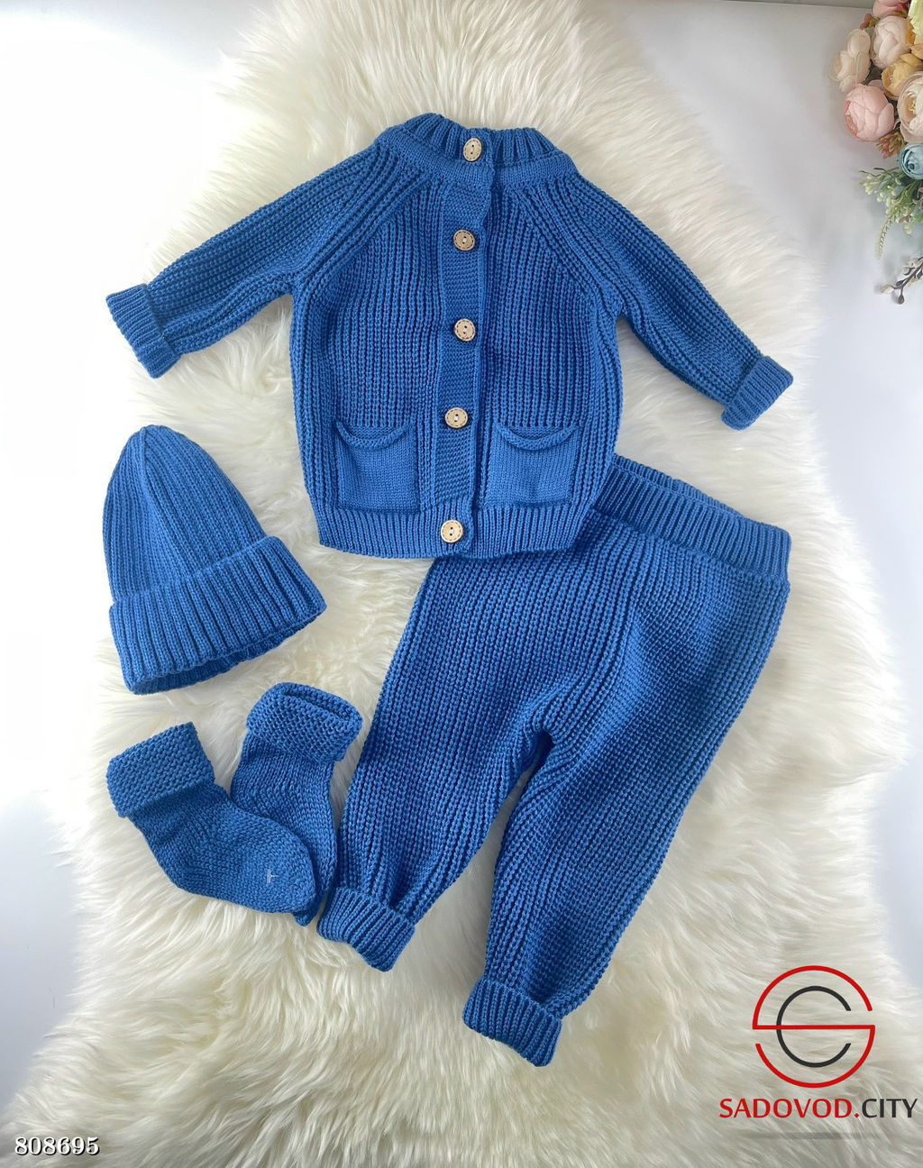 Костюм из 4 предметов: стильная кофточка на пуговках с кармашками, шапочка, штанишки и носочки. - Bruno фото 4