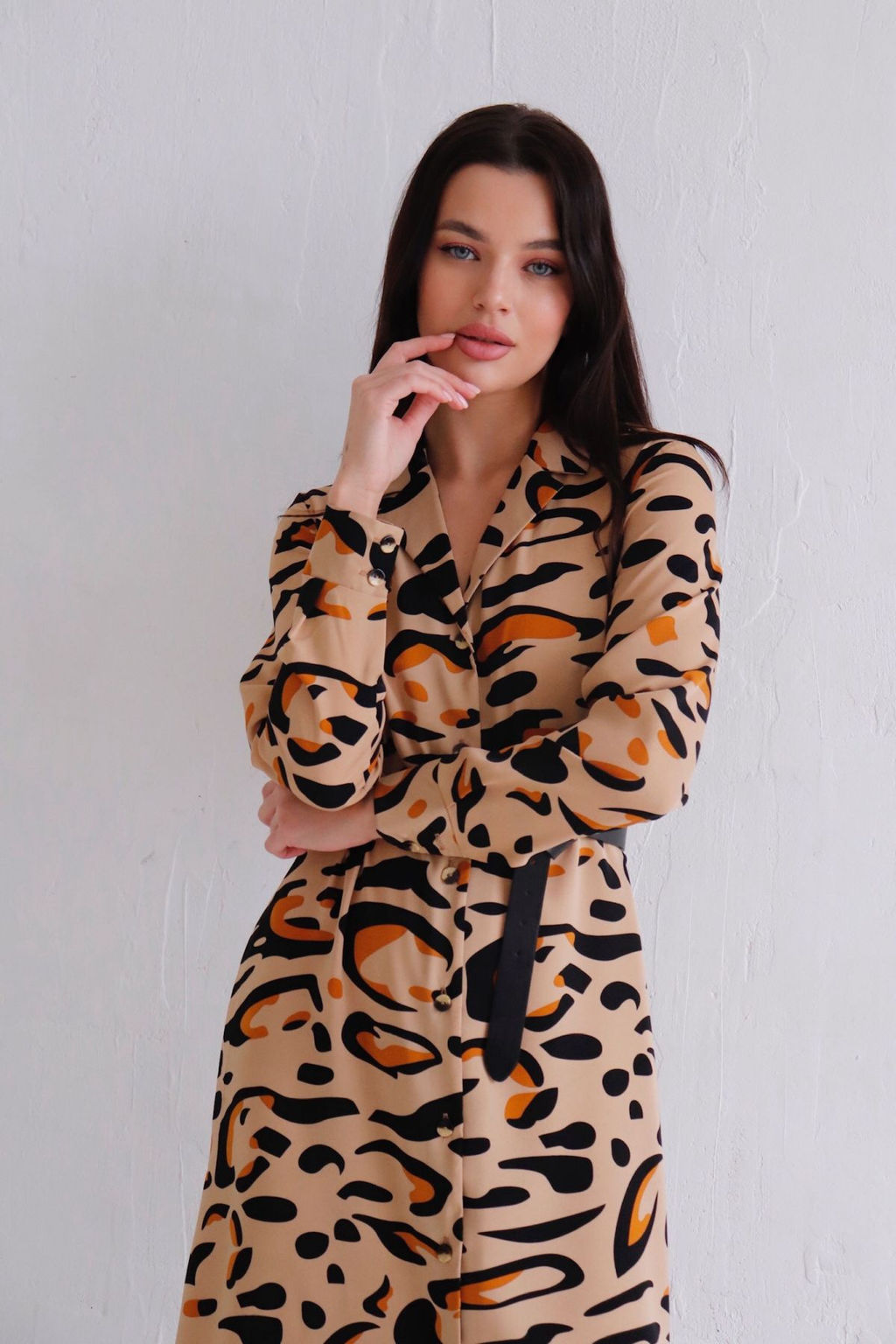 Martichelli Уценка Платье-рубашка с английским воротником бежевое с принтом фото 6