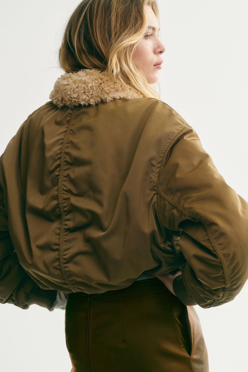 Cazadora bomber con cuello - H&m фото 6