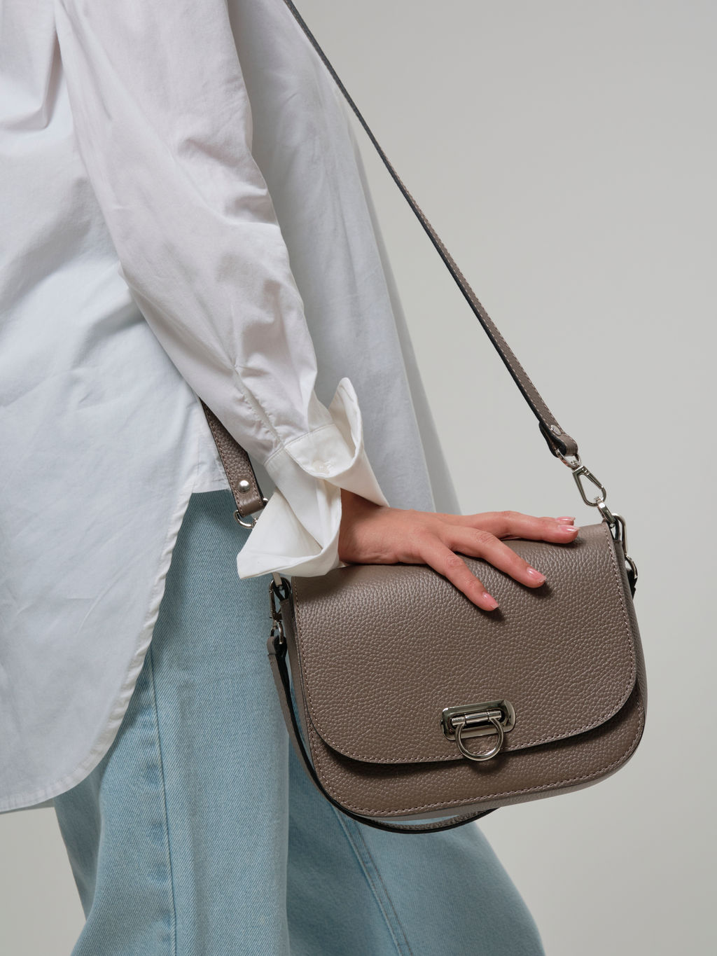 Сумка кожаная Azaro 30741 тауп