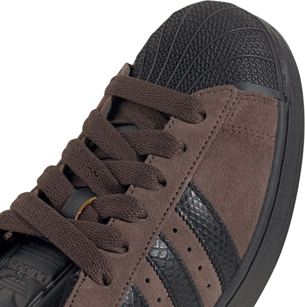 Кроссовки взрослые