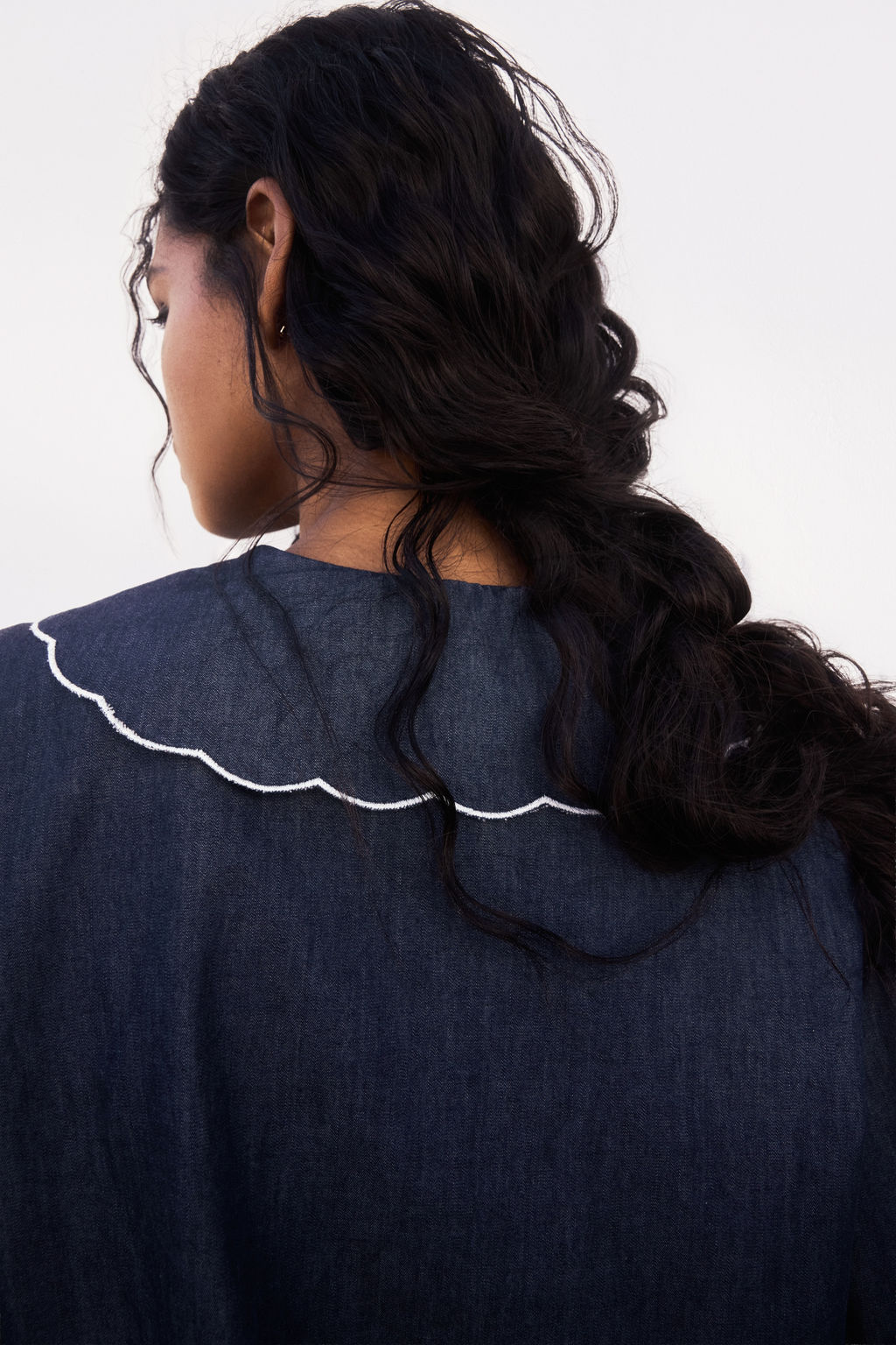 Blusa denim con cuello bordado - H&m фото 3