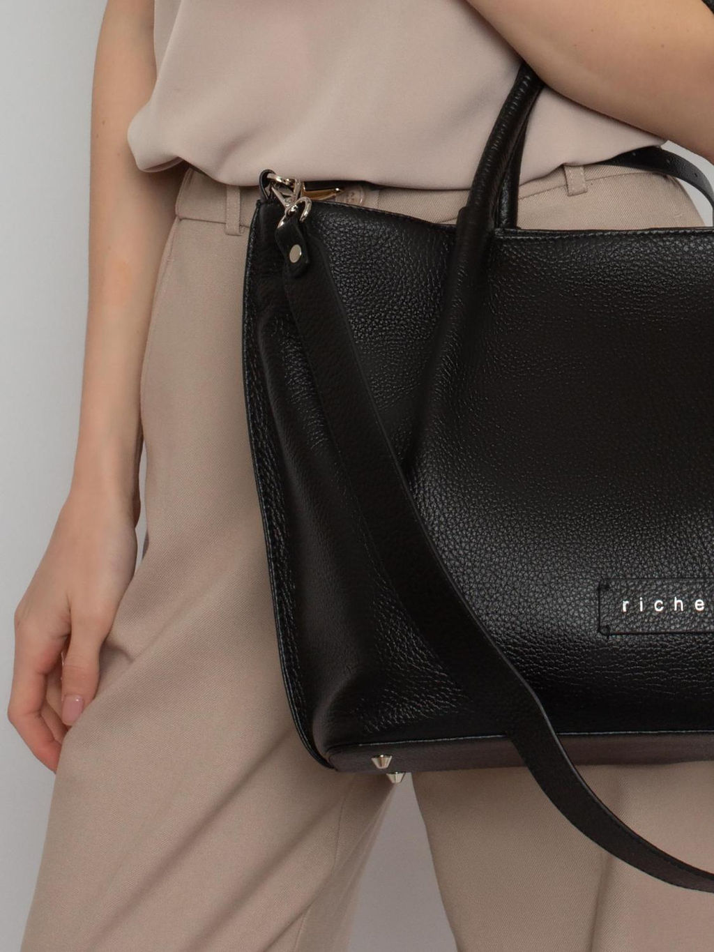 Женская кожаная сумка Richet 2910LN 376 Черный