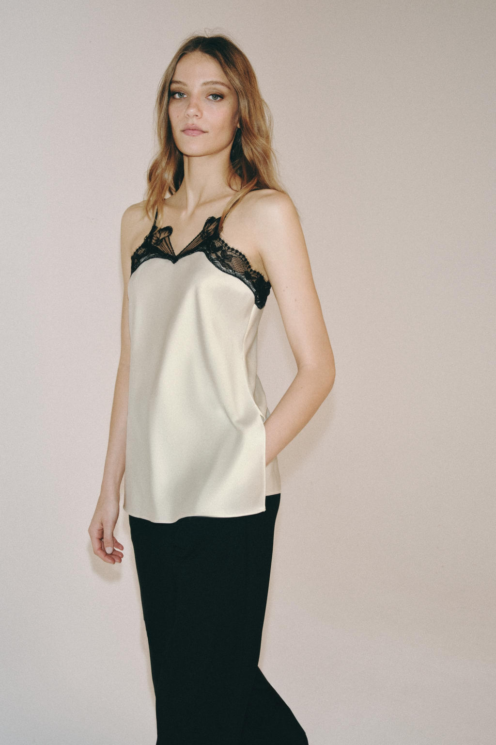TOP ENCAJE CONTRASTE ZW COLLECTION / Crudo - Zara фото 15