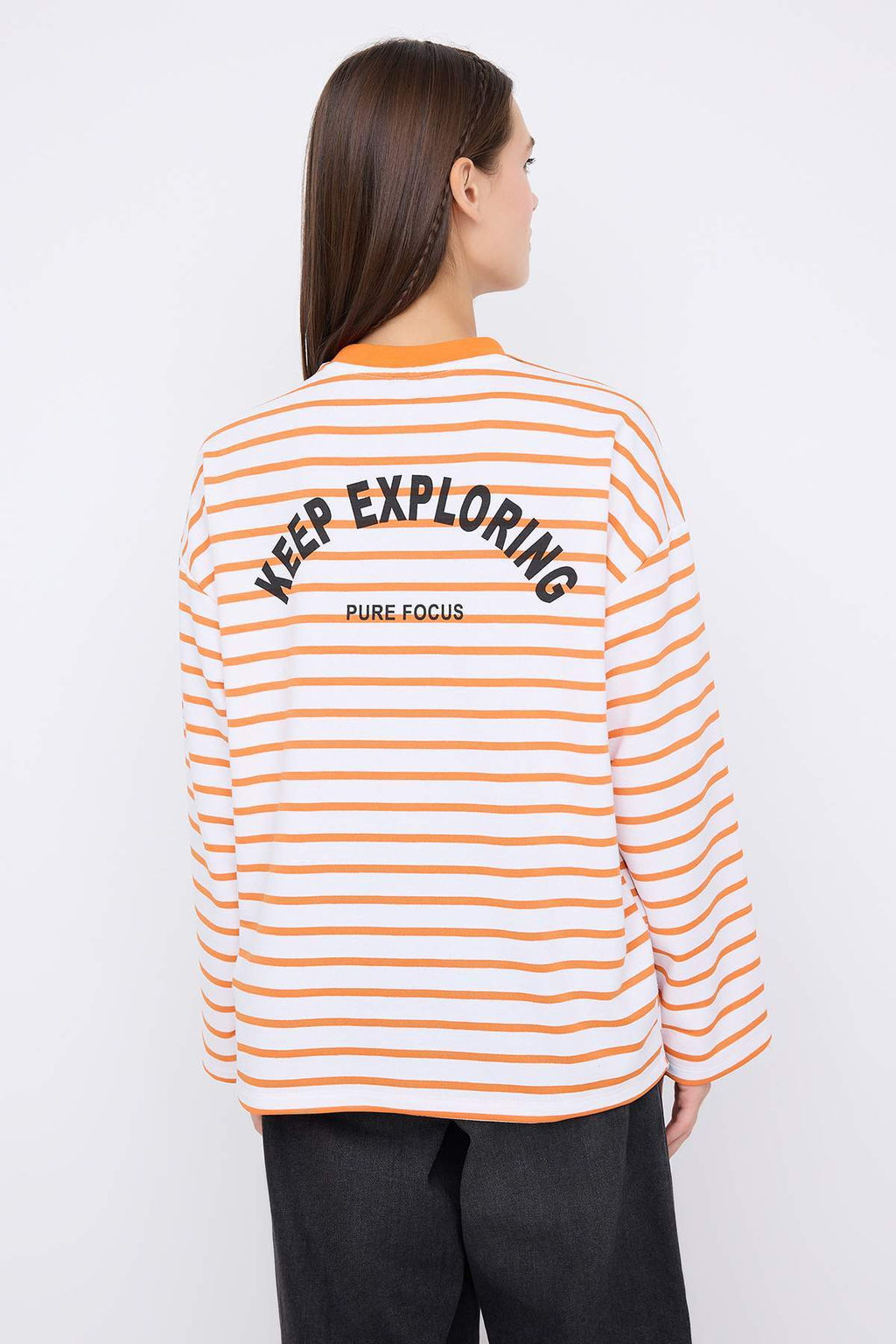 Teen Turuncu Cizgili Slogan S?rt Bask?l? Oversize/Genis Kal?p Ince Orme Sweatshirt TWOAW26SW00193 - Trendyolmilla фото 7