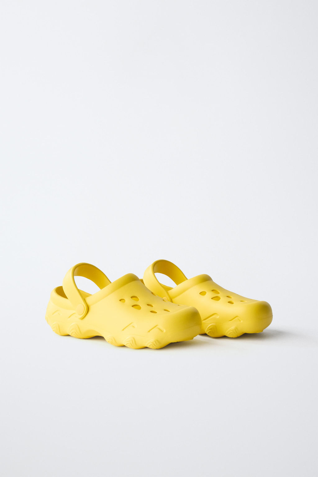 ZUECO DEPORTIVO ENGOMADO / Amarillo - Zara фото 2