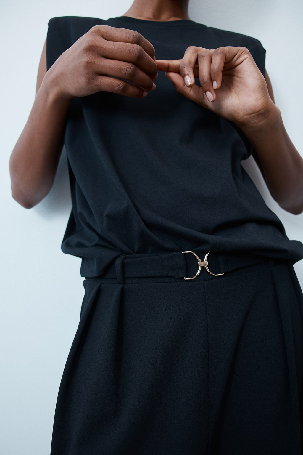 Pantalon sastre con hebilla decorativa - H&m фото 3