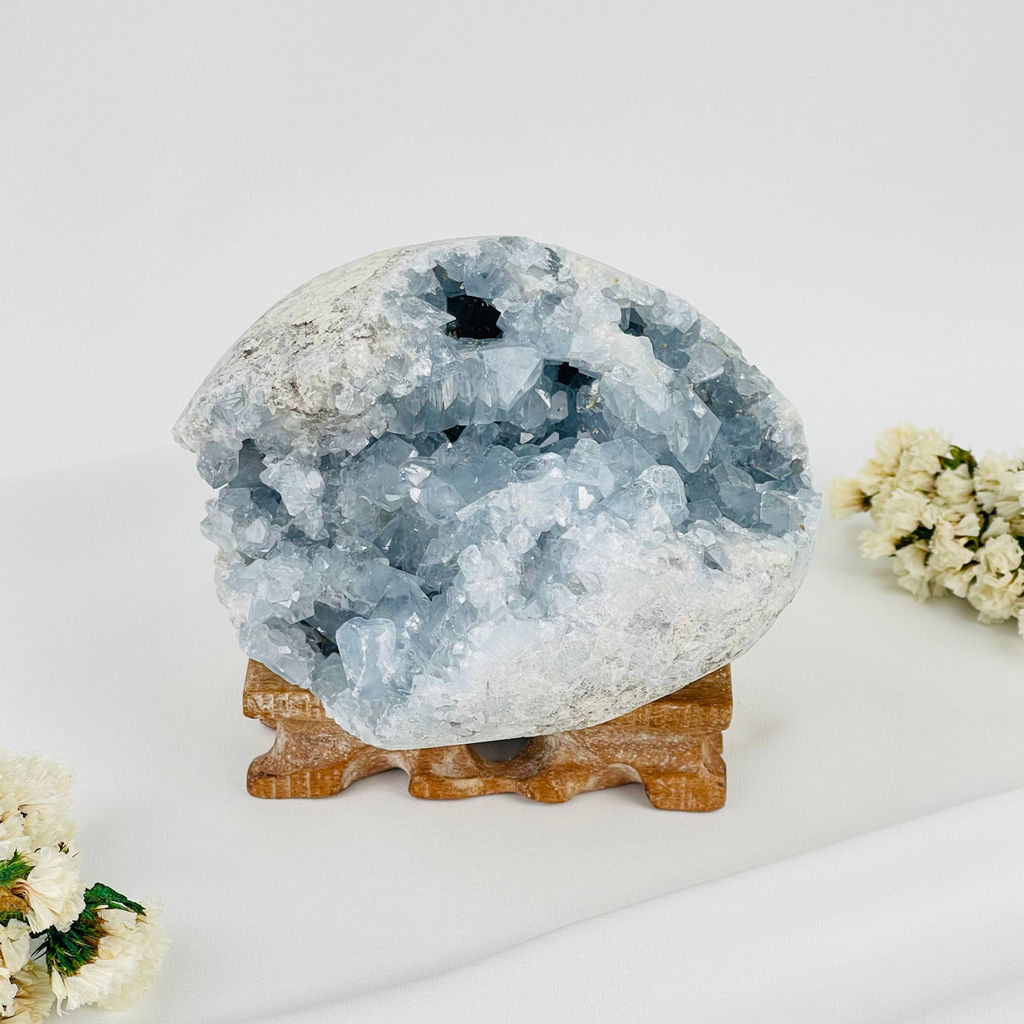 Друза Целестина на подставке - Радуга самоцветов фото 2