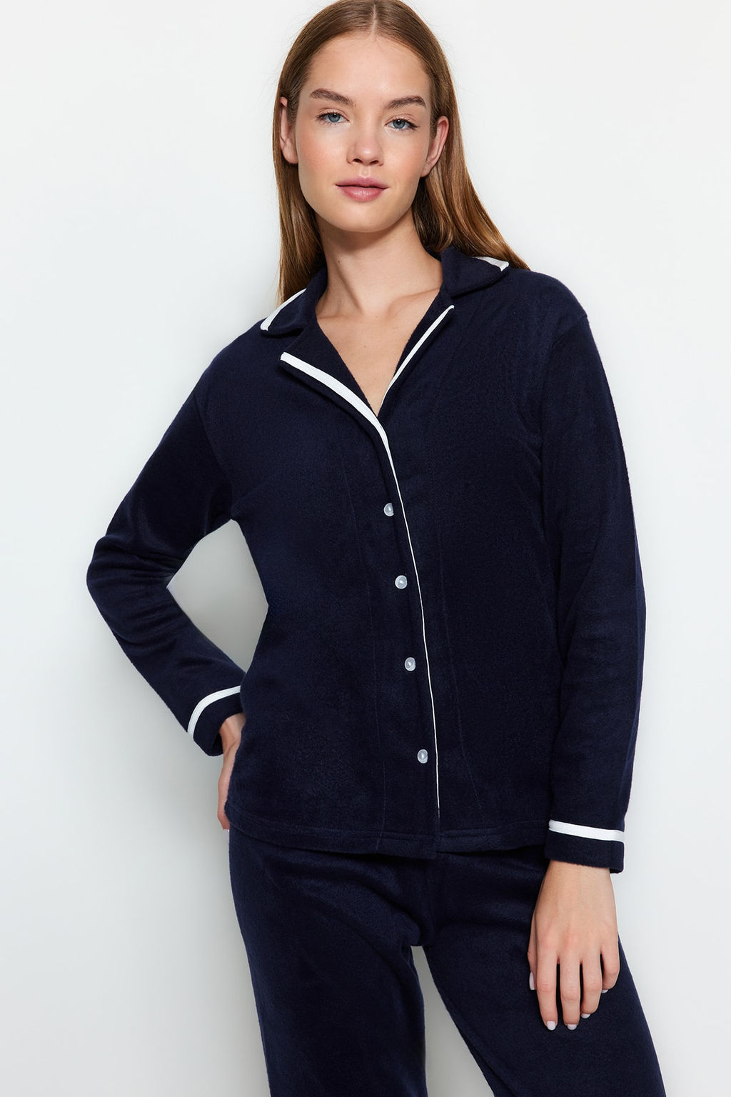 Trendyolmilla Pudra Biye Detayl? Uyku Bantl? Polar Kal?n K?sl?k Orme Pijama Tak?m? THMAW22PT0357