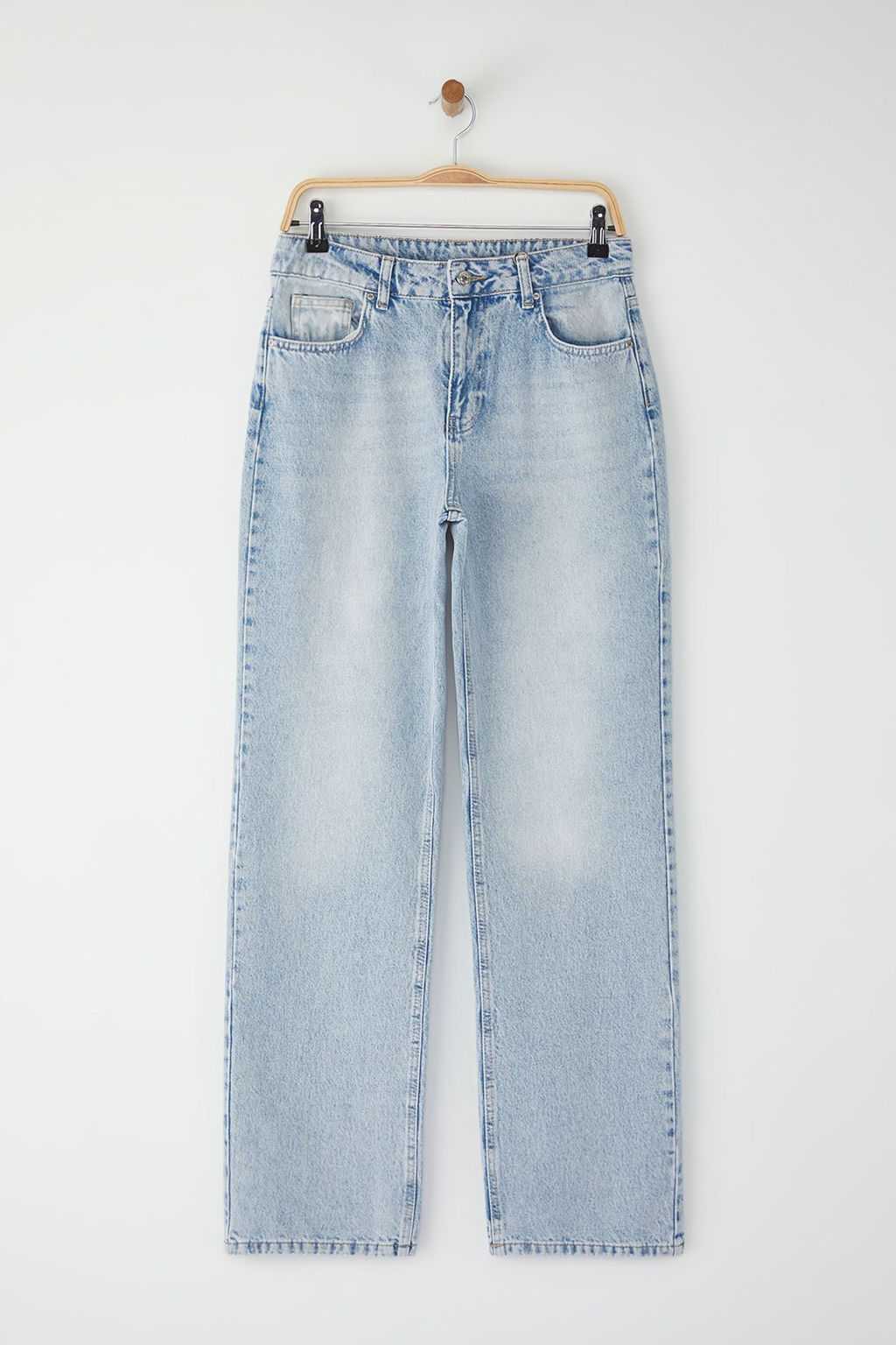 Trendyolmilla Ac?k Mavi More Sustainable Kurdele/Fiyonk Nak?s Detayl? Dusuk Bel Wide Leg Jeans TWOSS25JE00233  фото 6
