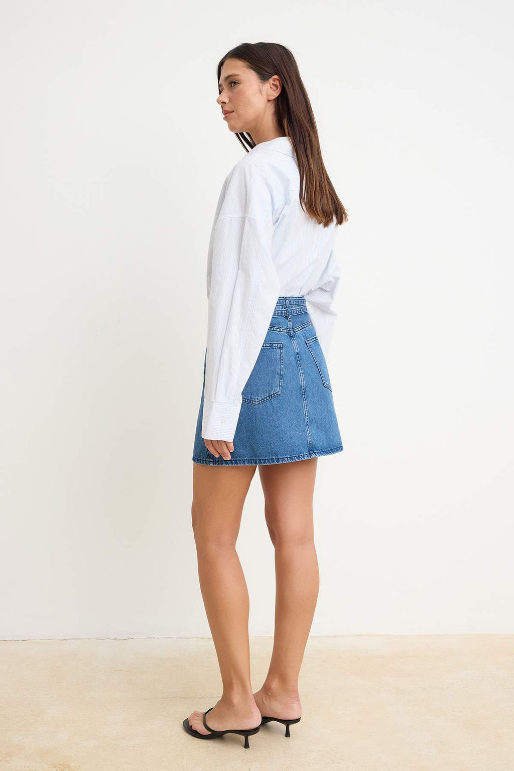 Kahverengi Kemer Detayl? Mini Denim Etek TWOSS26ET00185 - Trendyolmilla фото 8
