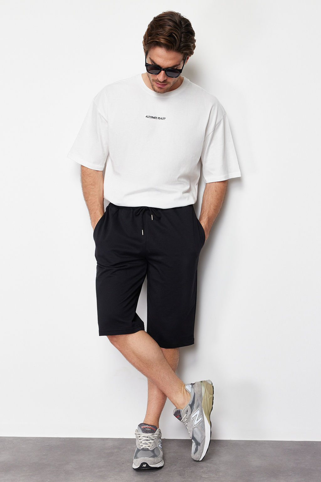 TRENDYOL MAN Basic Siyah Regular/Normal Kesim Uzun Boy Lastik Belli Kordonlu Sort TMNSS24SR00036 - Trendyolmilla фото 4