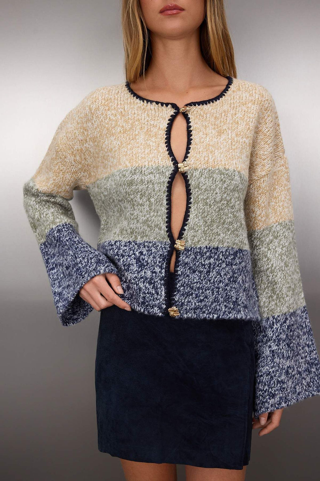 Indigo Dugme Detayl? Crop Yumusak Dokulu Genis Kal?p Renk Bloklu Triko H?rka TWOAW26HI00011 - Trendyolmilla фото 2