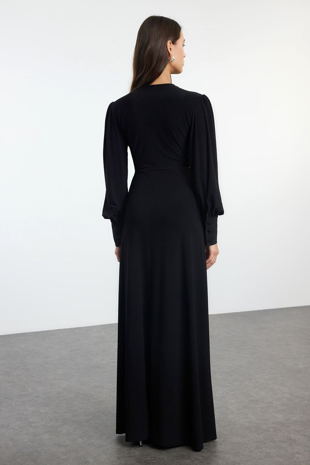 TRENDYOLMILLA Siyah Duz Maxi Kruvaze Detayl? A-line/Can Ac?lan Melek Kol Orme Elbise TWOAW25EL00098  фото 5